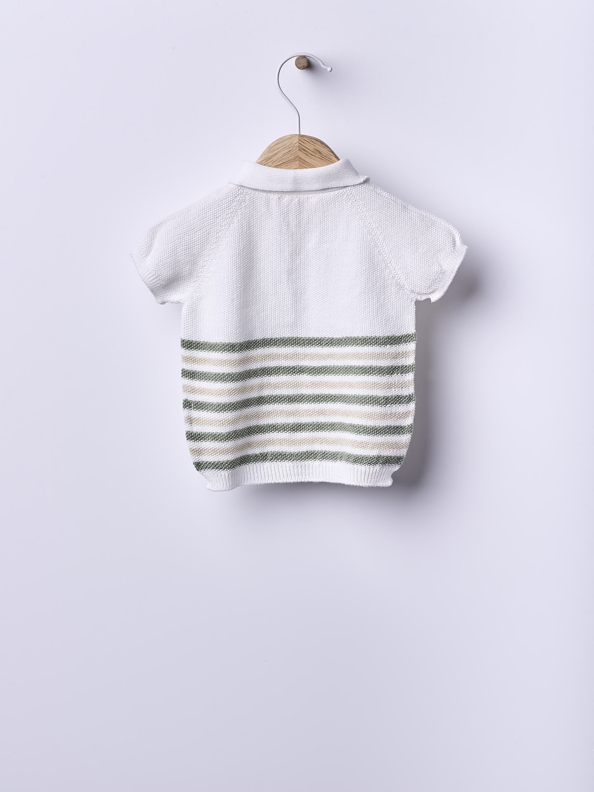 Short-sleeved sweater