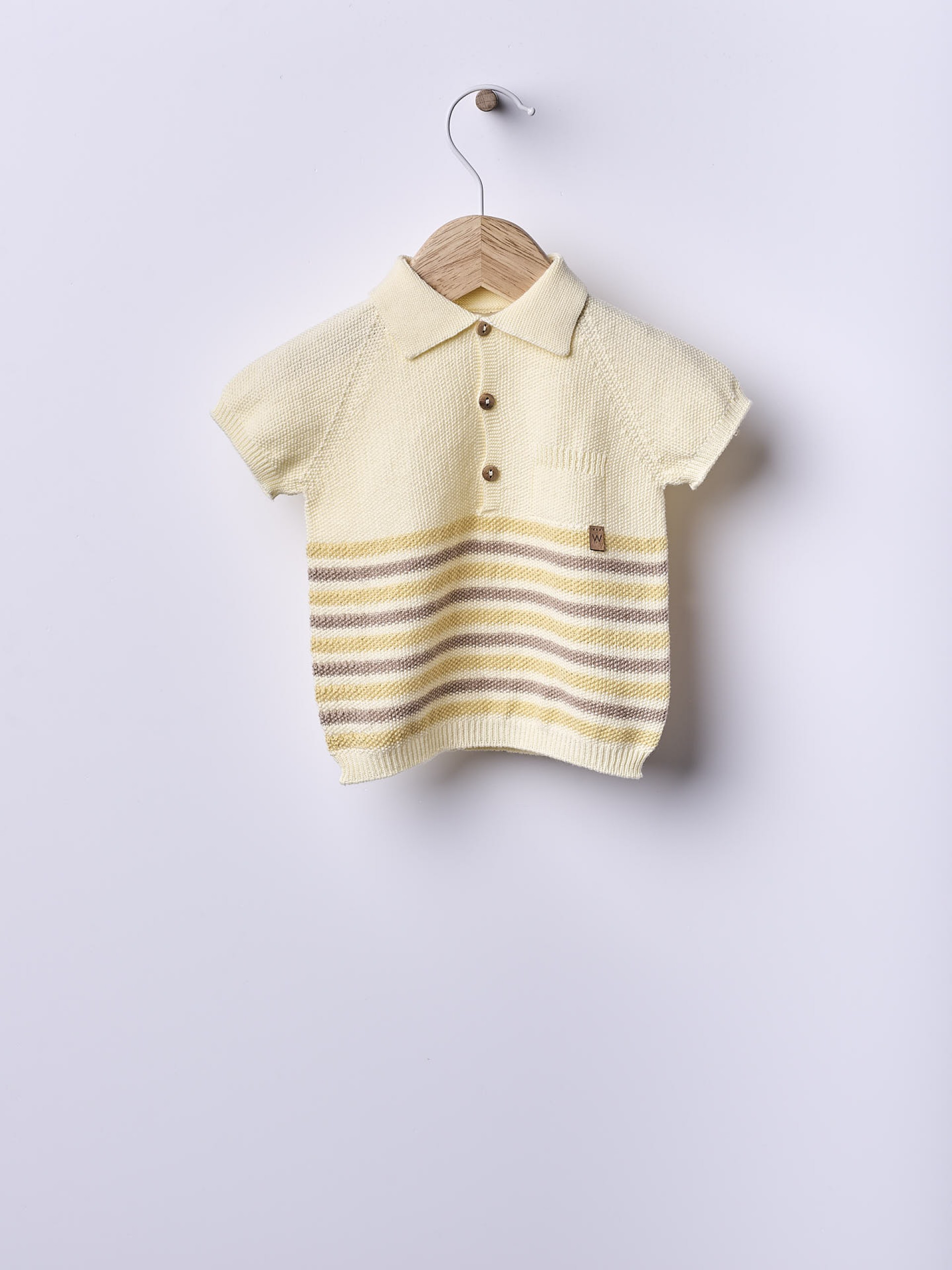 Short-sleeved sweater