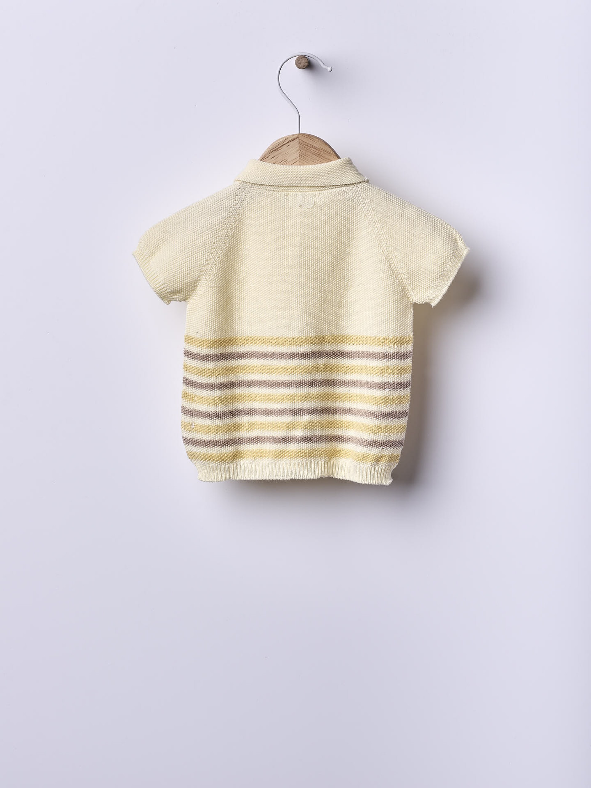 Short-sleeved sweater