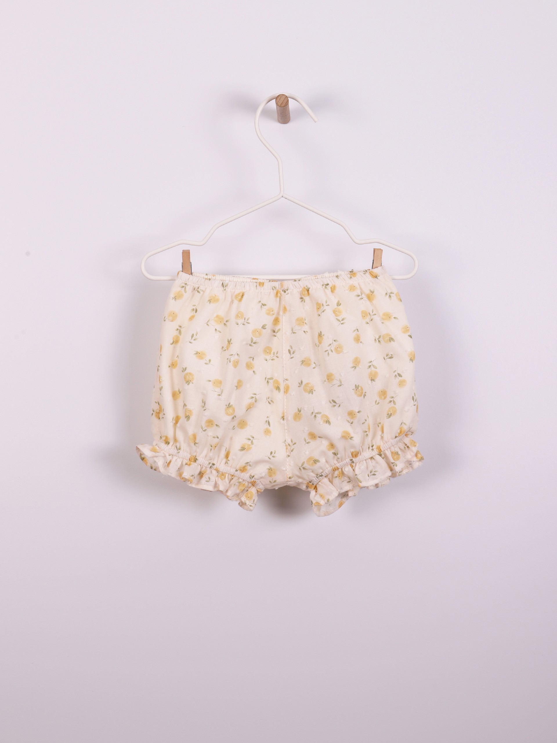 Lemon decorated shorts