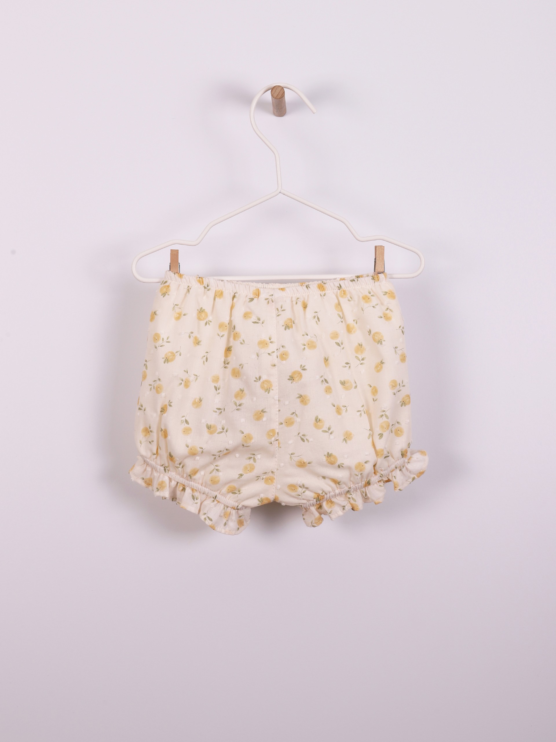 Lemon decorated shorts
