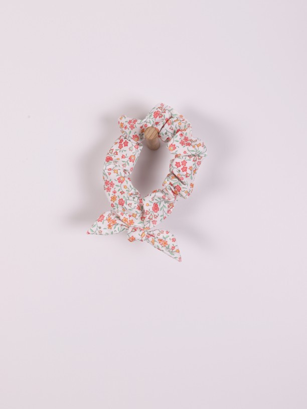 Vibrant scrunchie