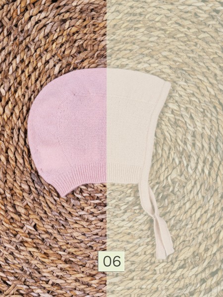 Knitted bonnet