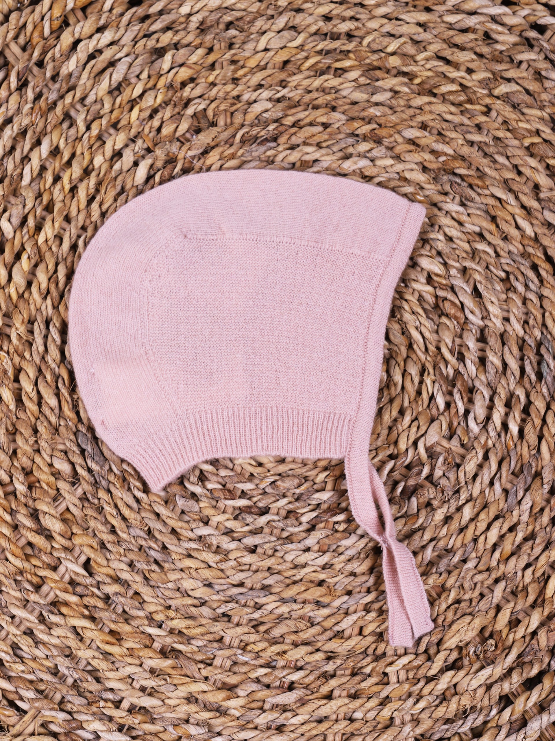 Knitted bonnet