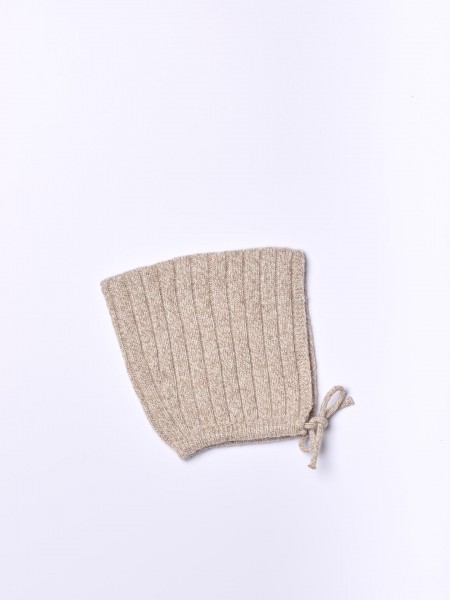Knitted wool bonnet
