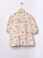 Vestido com flores Vestido com flores