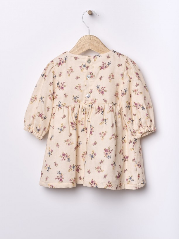 Vestido com flores Vestido com flores