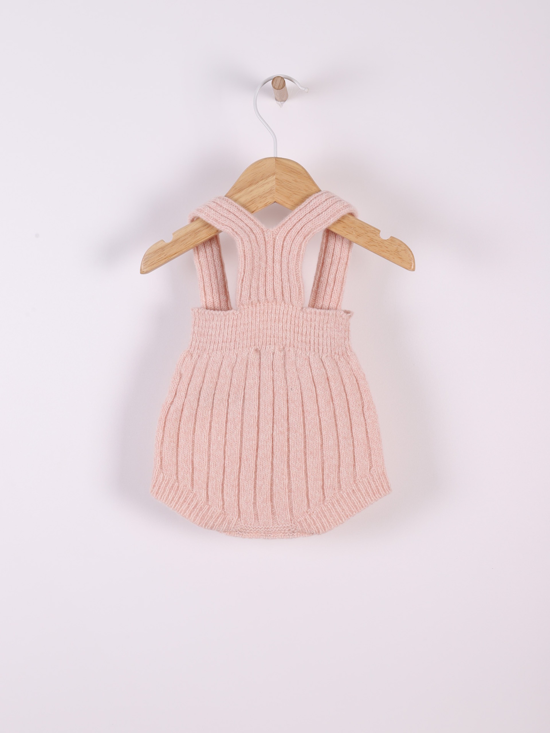 Fofo com alças de lã