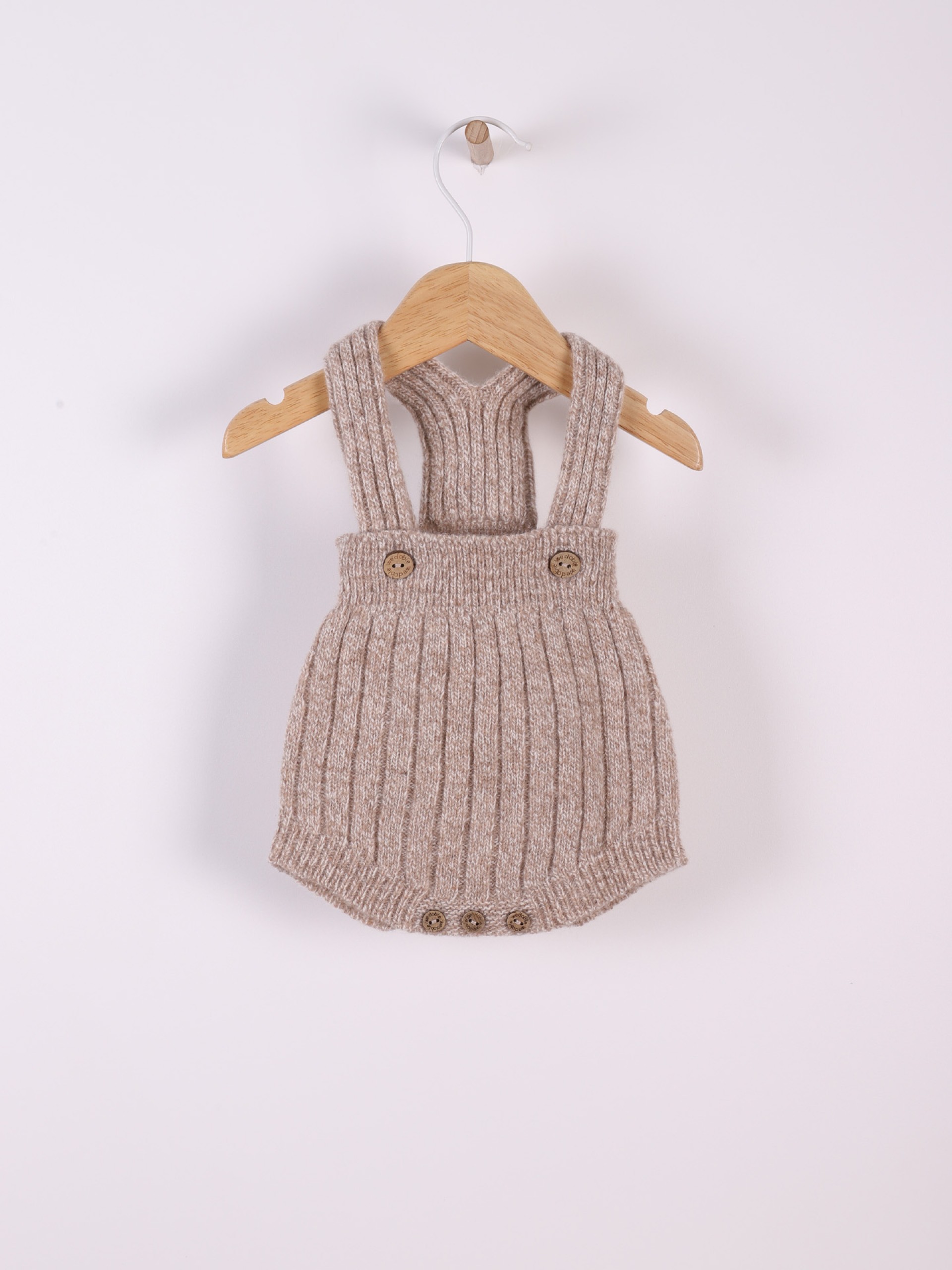 Fofo com alças de lã