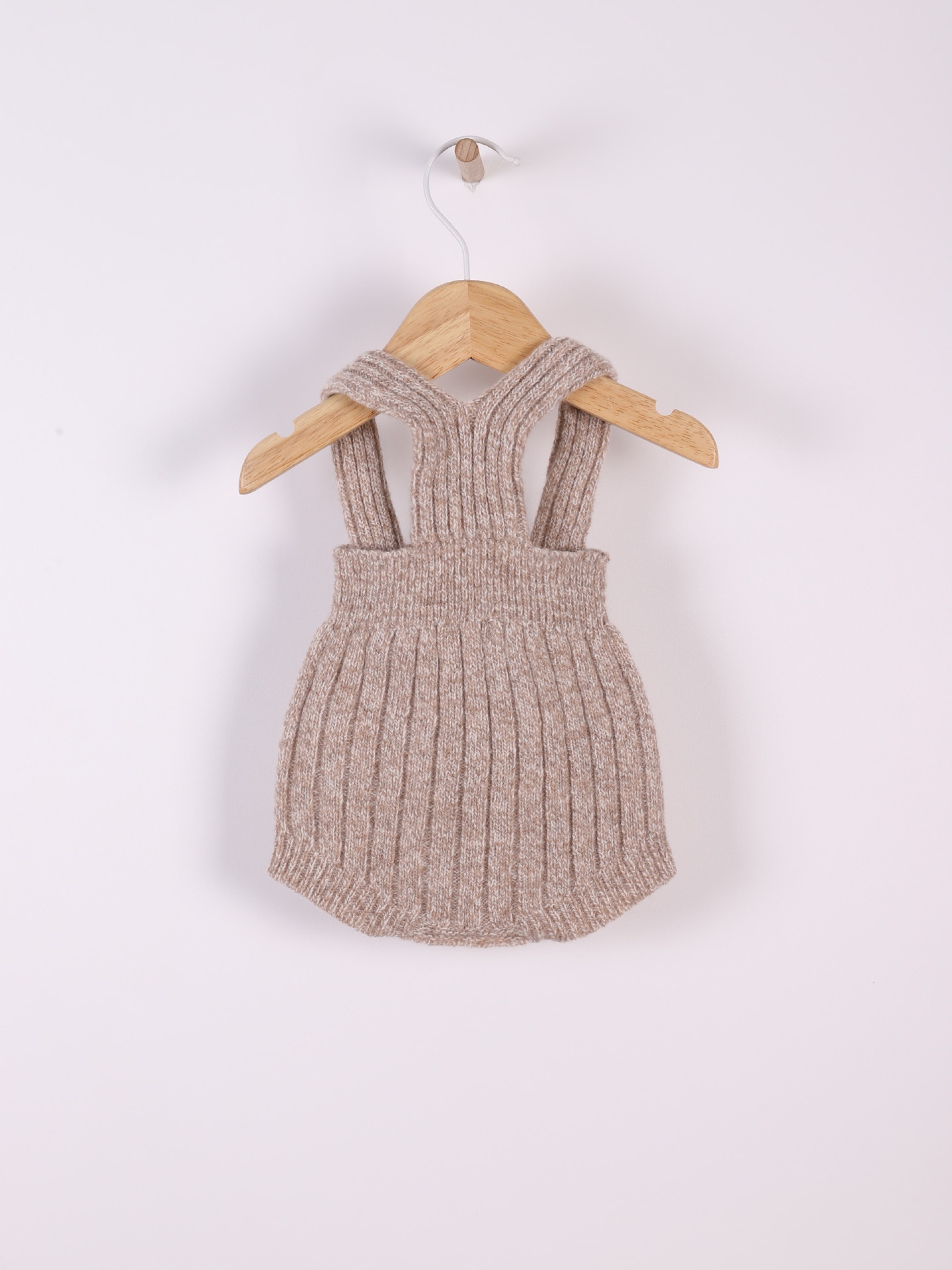 Fofo com alças de lã