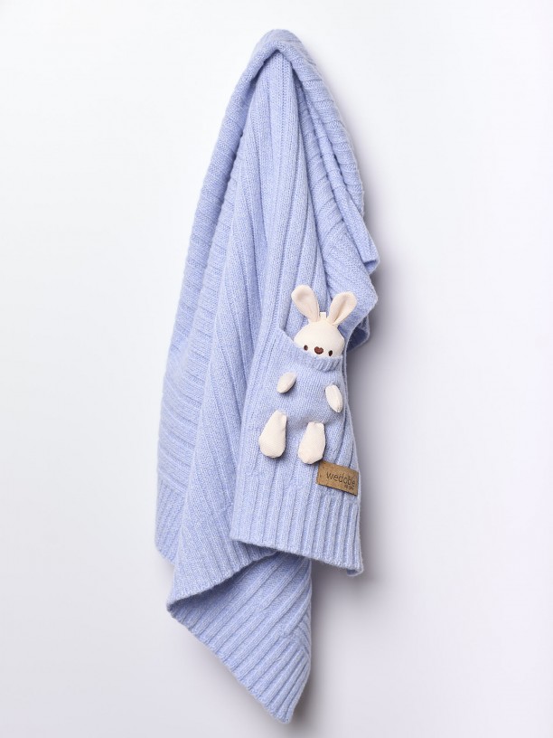 Knitted blanket