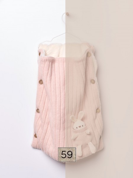 Knitted baby nest