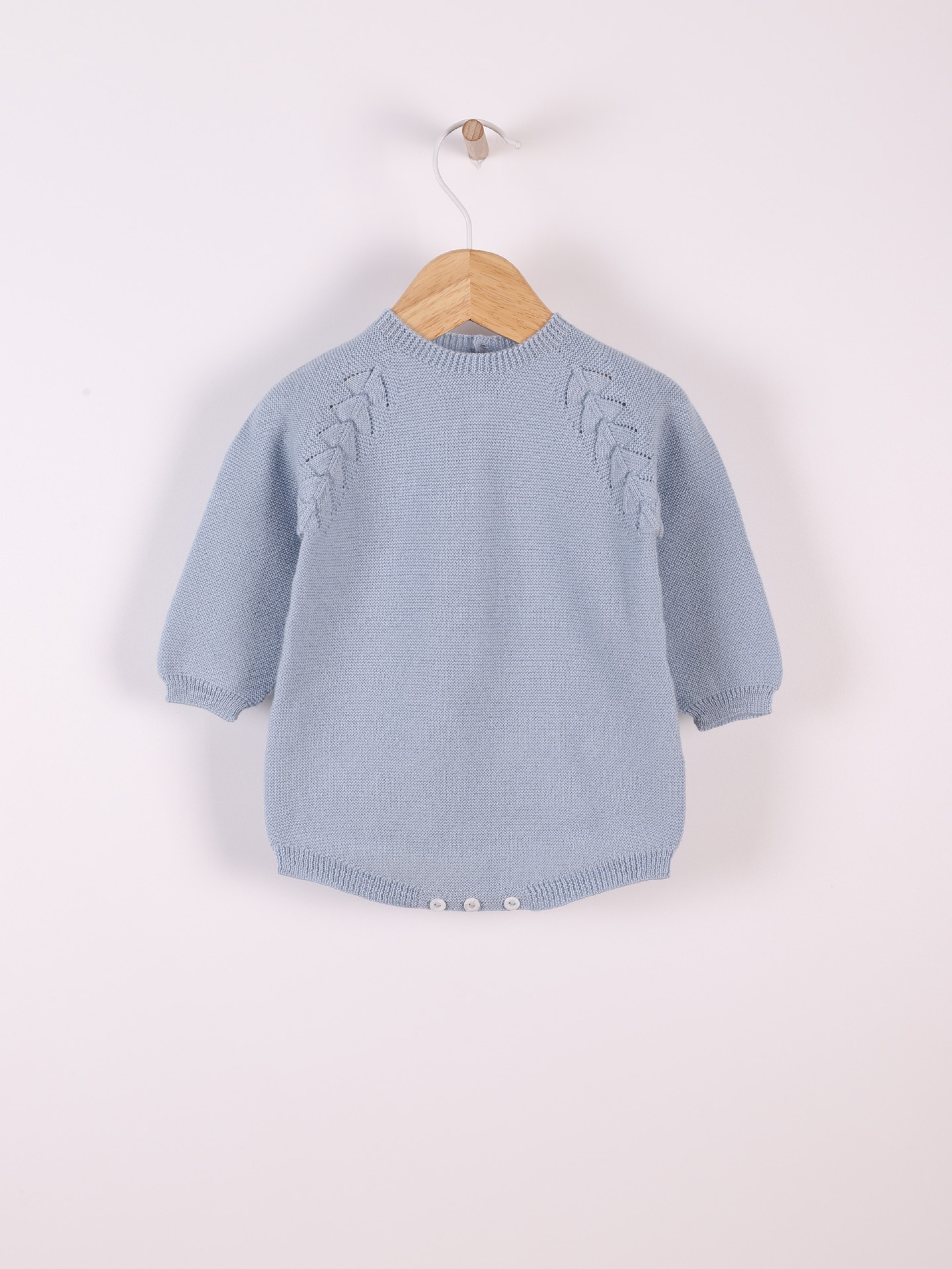 Knitted wool shortie