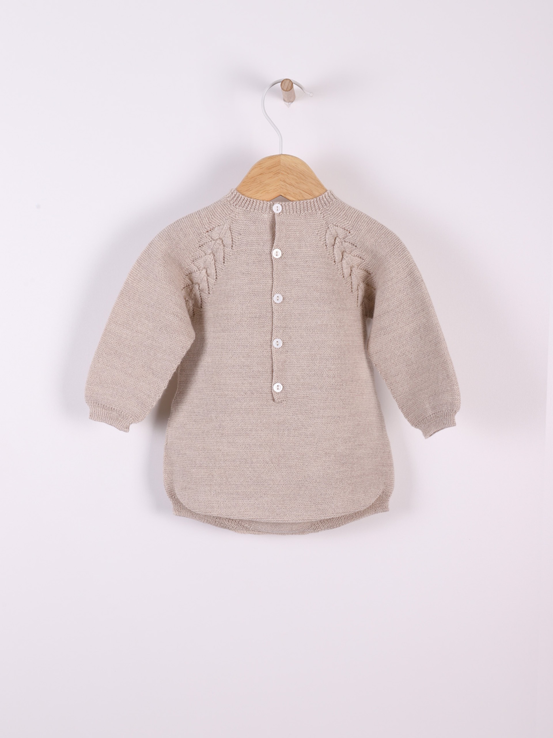 Knitted wool shortie