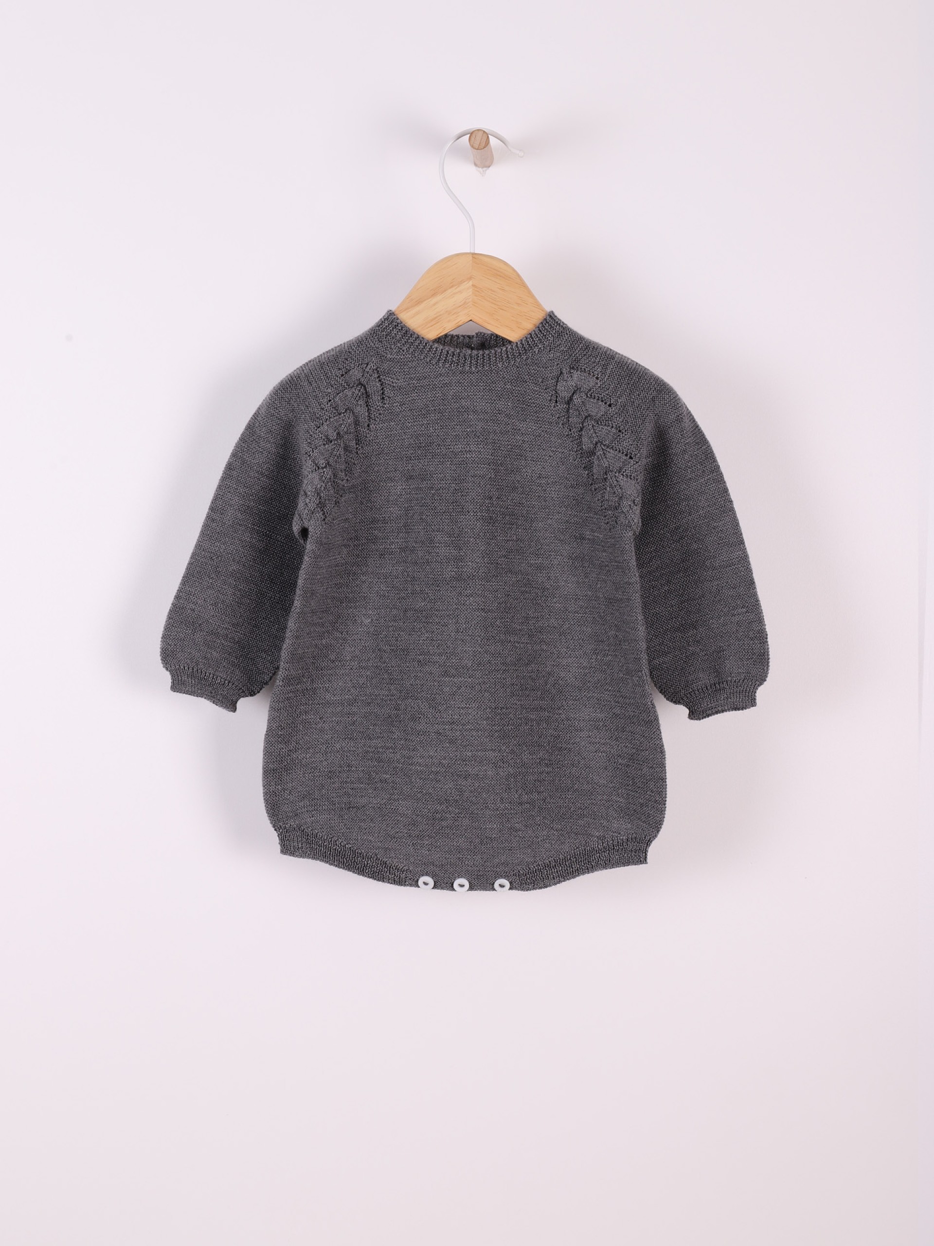 Knitted wool shortie