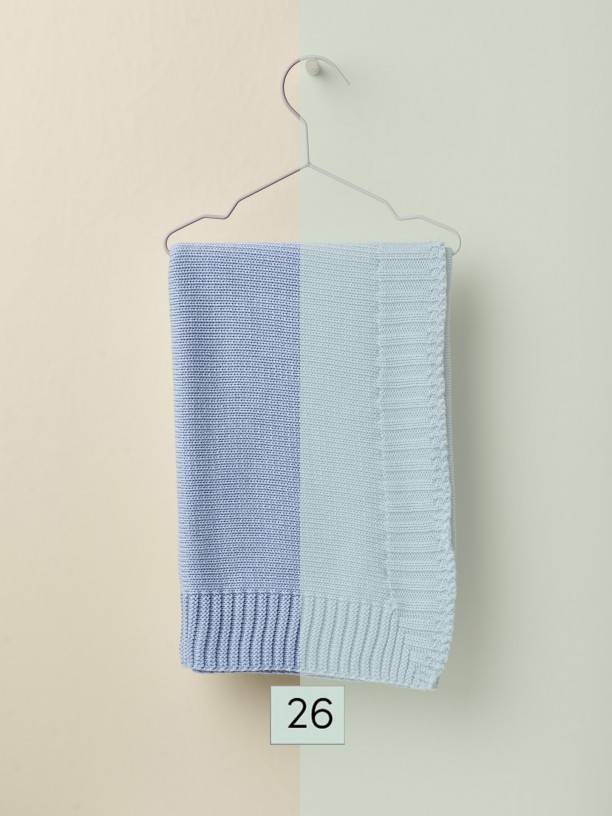 Knitted blanket
