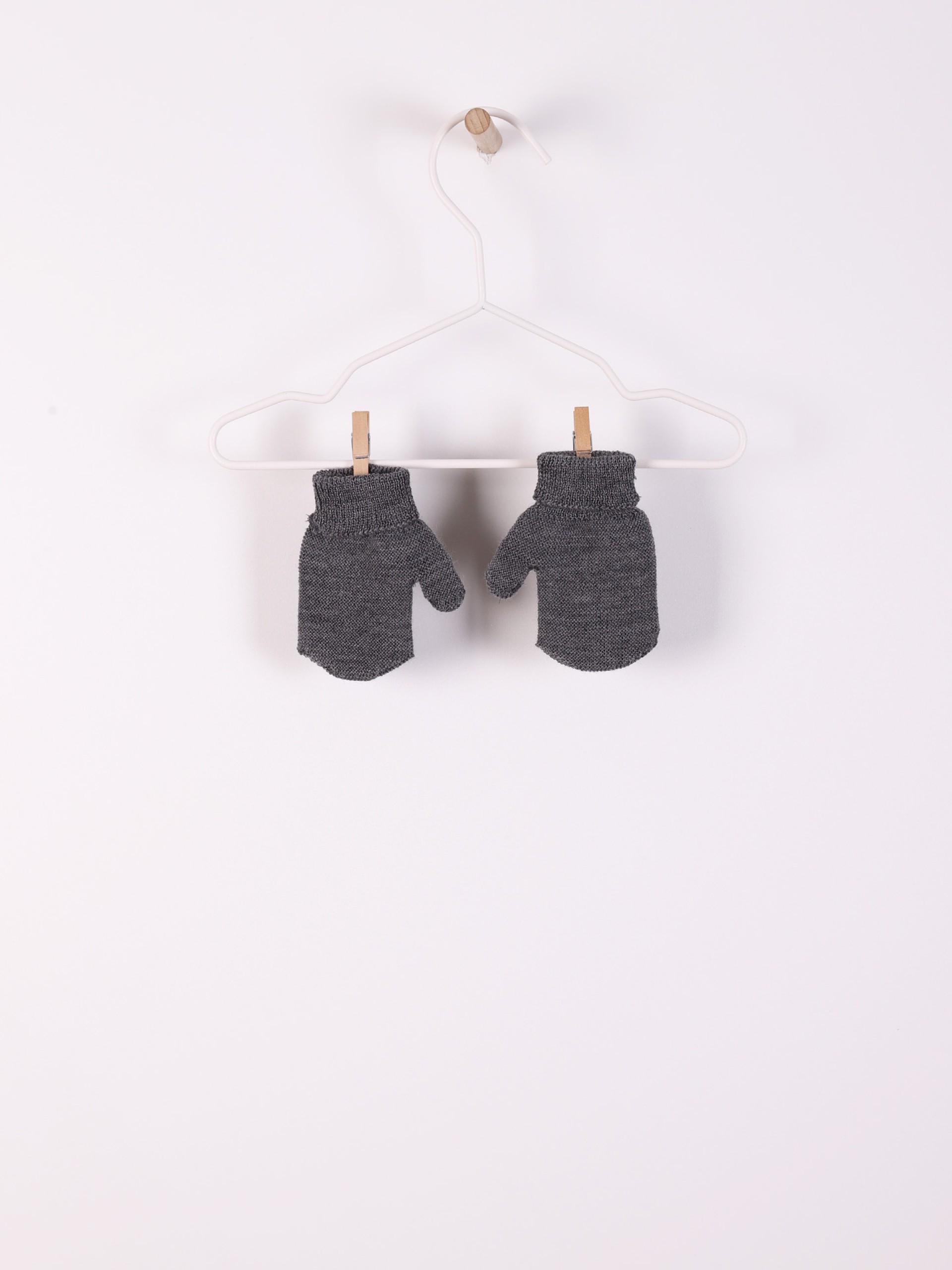 Knitted wool mittens