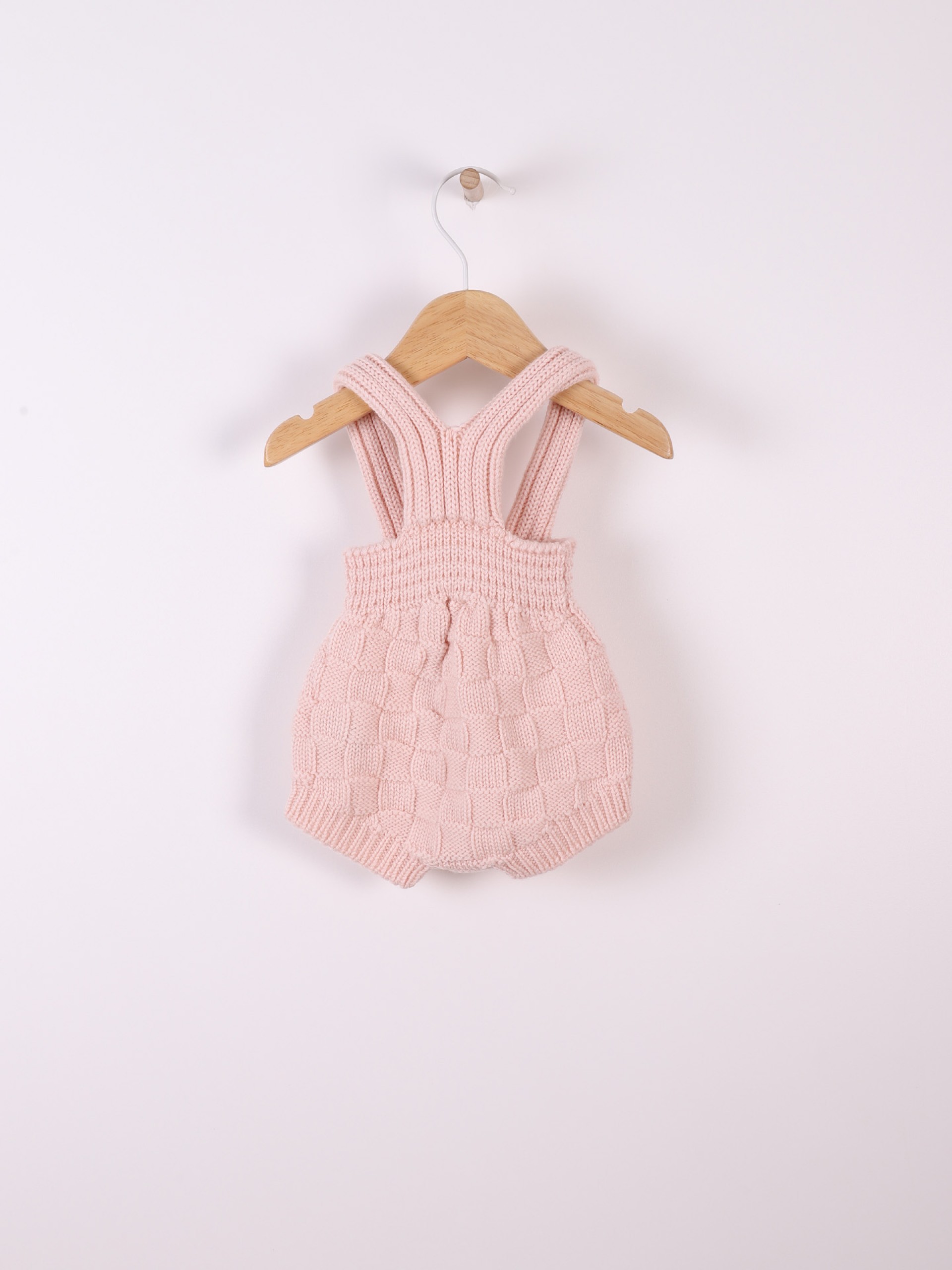 Fofo com alças de lã