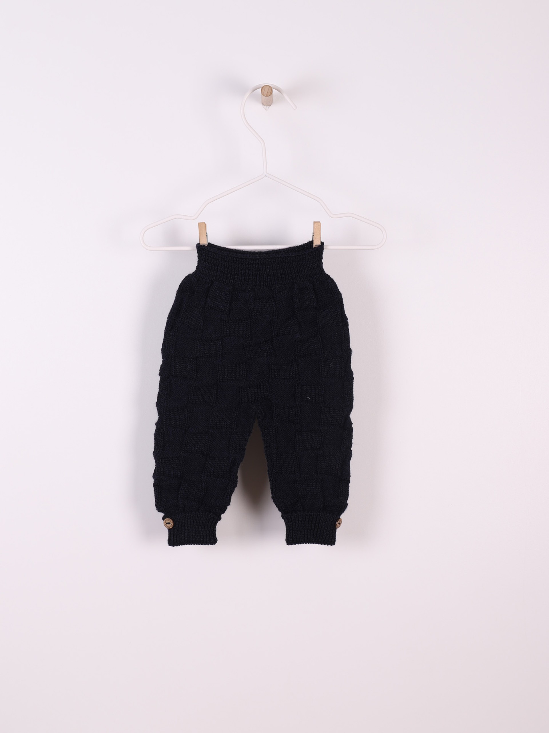 Knitted wool trousers