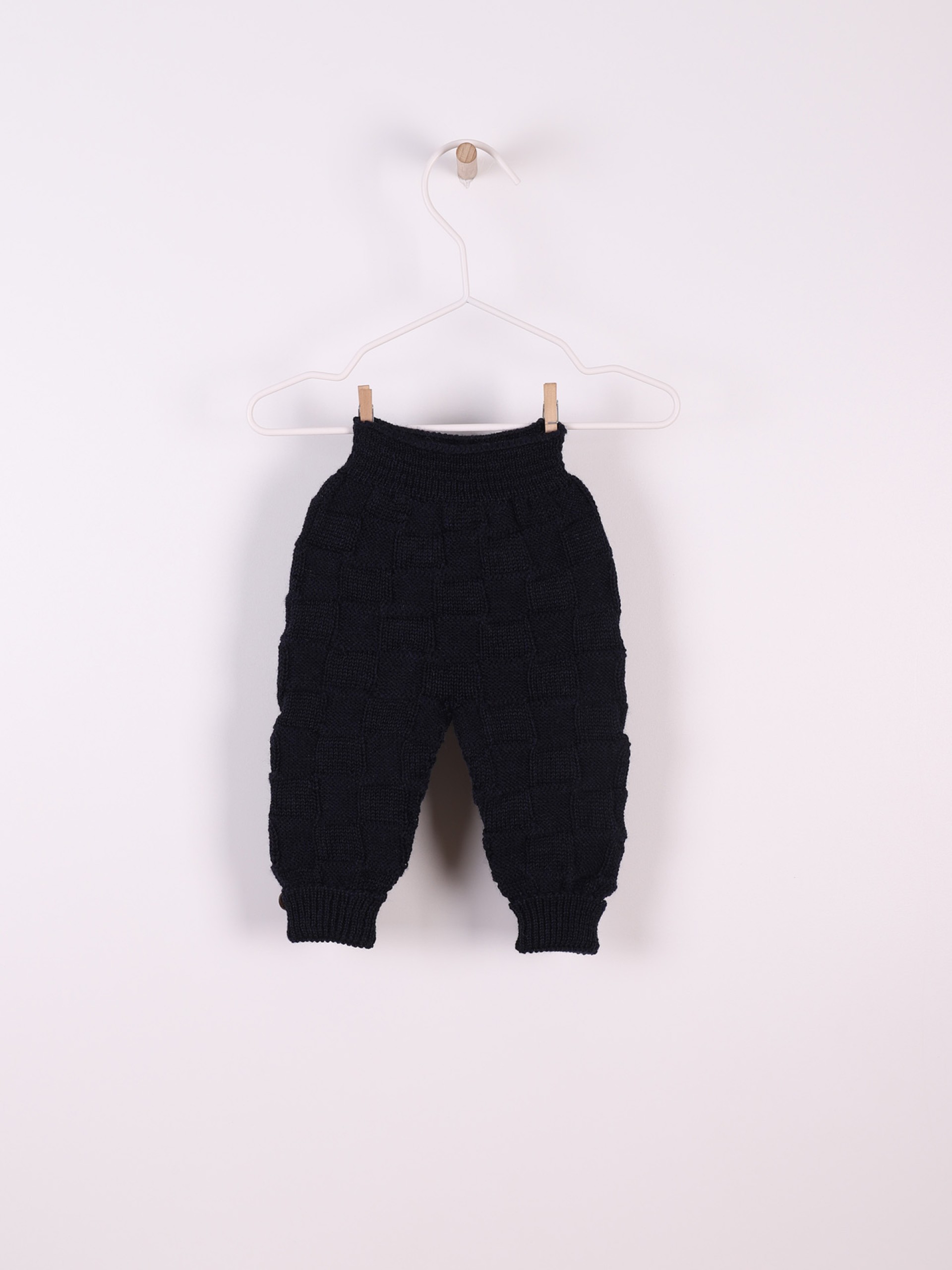 Knitted wool trousers