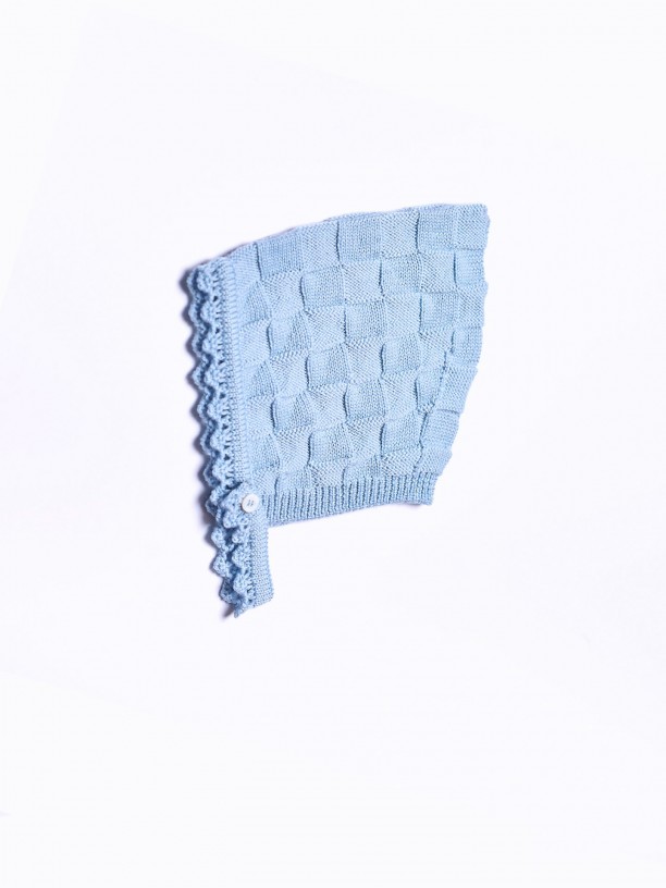 Knitted wool bonnet