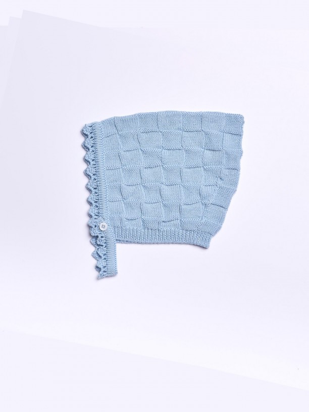 Knitted wool bonnet