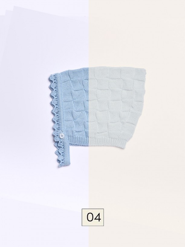 Knitted wool bonnet