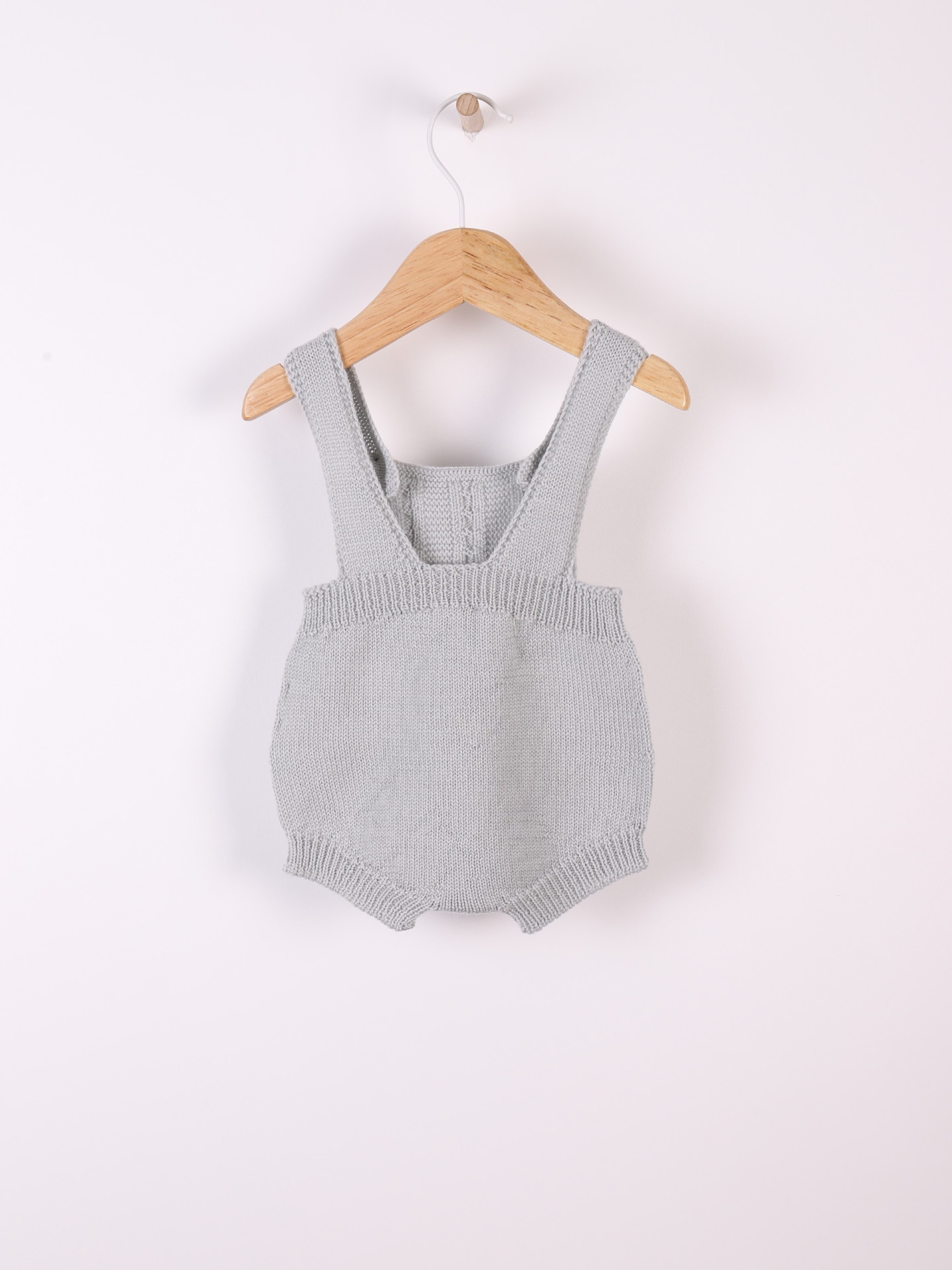 Fofo com alças de lã