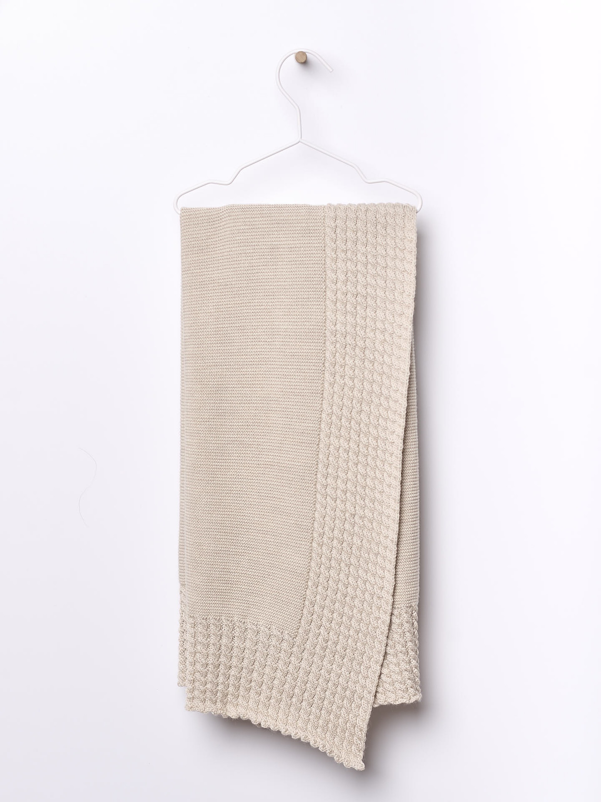 Knitted wool blanket