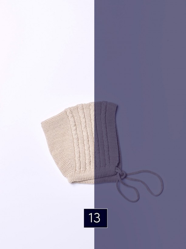 Knitted wool bonnet