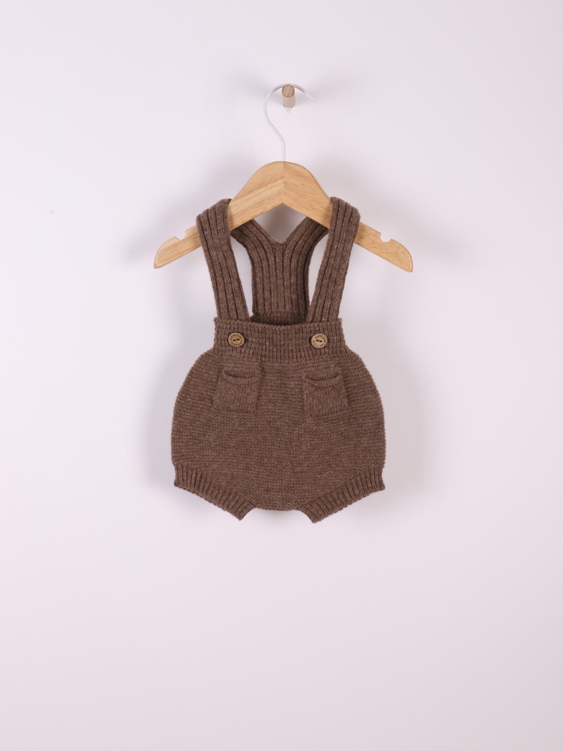 Fofo com alças de lã