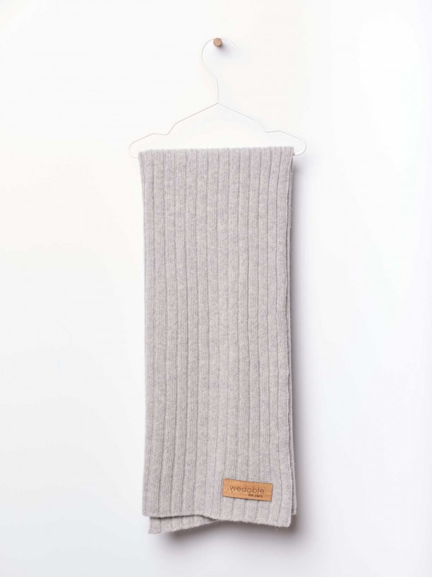 Knitted wool blanket