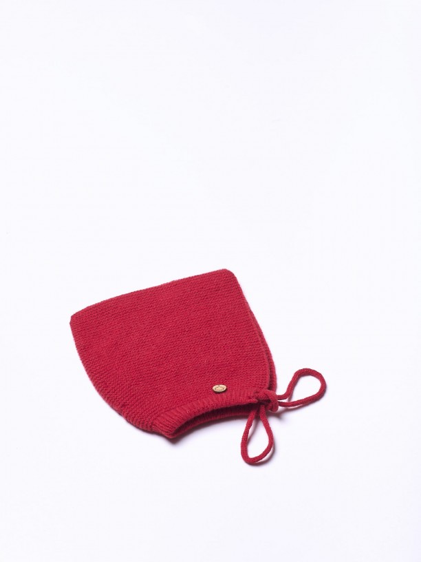 Knitted wool bonnet