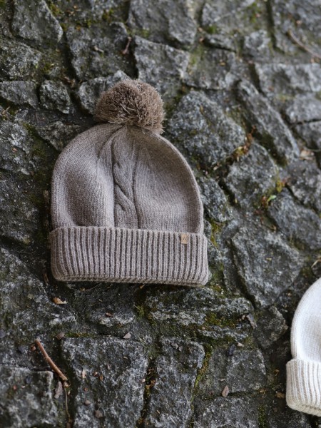 Bobble beanie