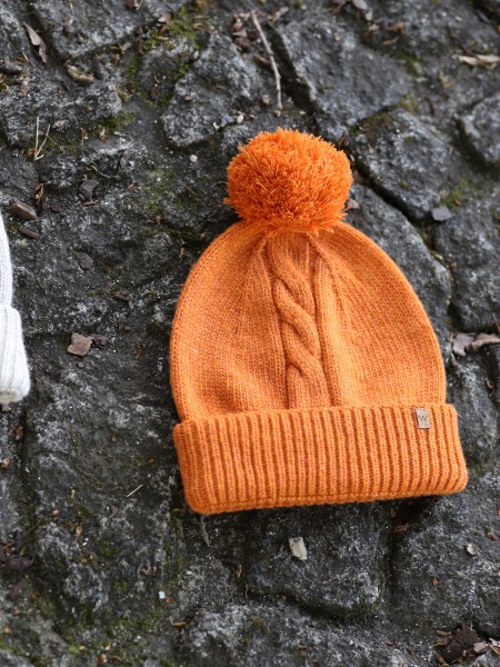 Bobble beanie