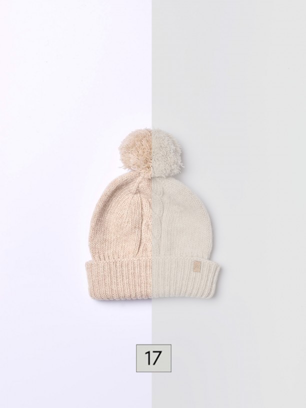 Bobble beanie