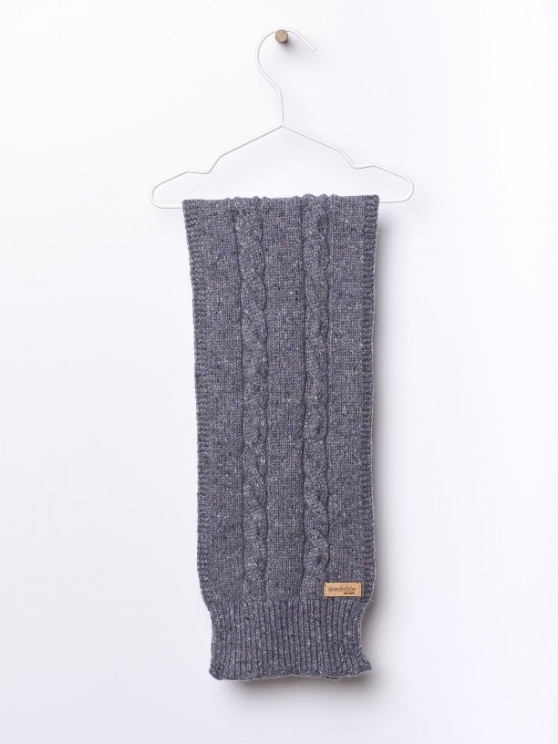 Knitted scarf