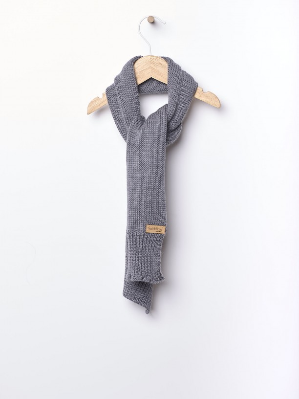 Knitted wool scarf
