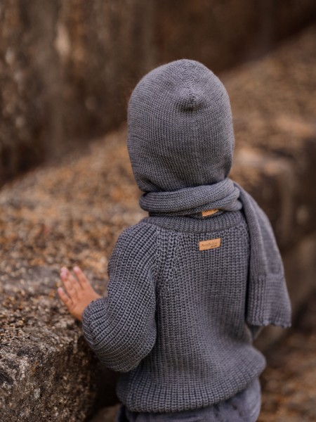 Knitted wool scarf