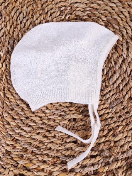 Knitted bonnet