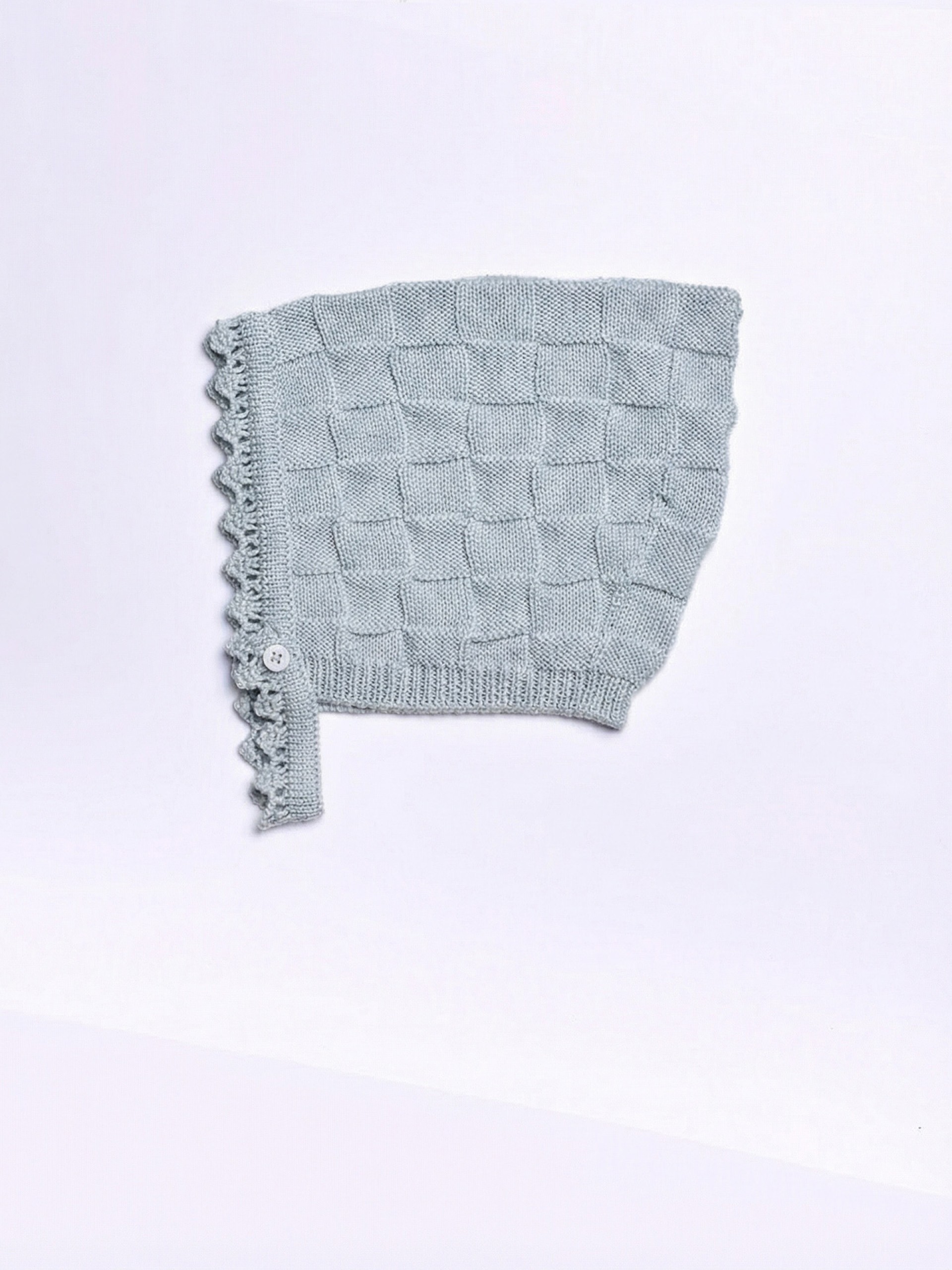 Knitted wool bonnet