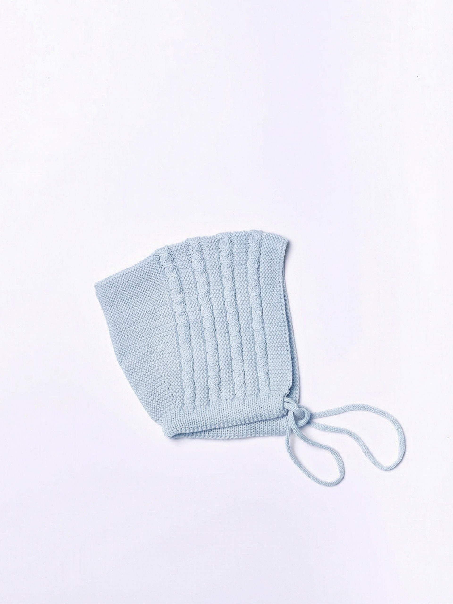 Knitted wool bonnet