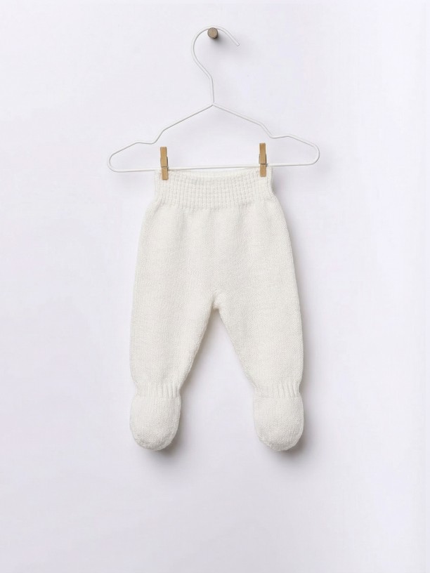 Cal�as com p� tricotadas