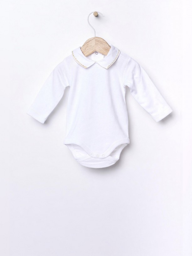 Body com gola em bico