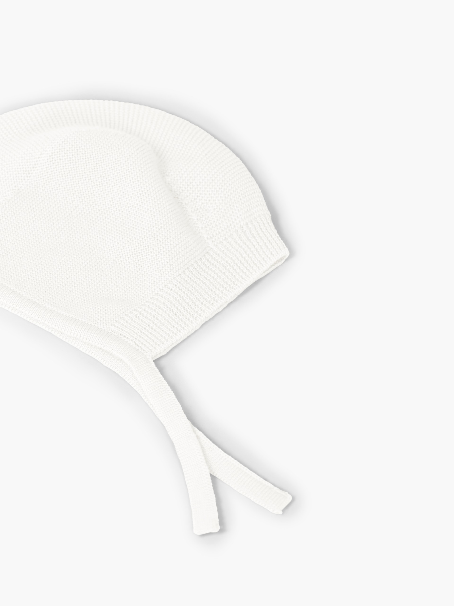 Knitted wool bonnet