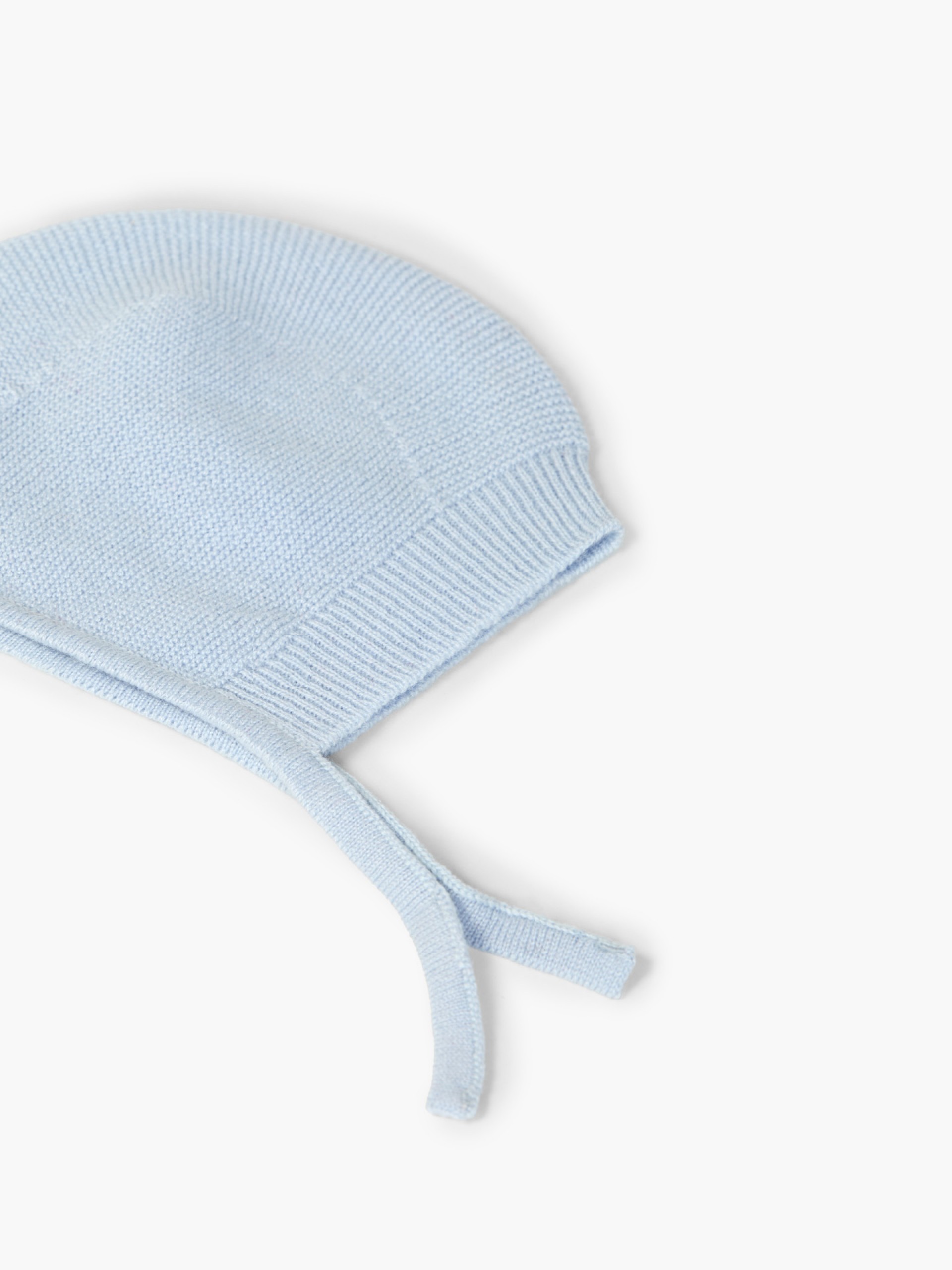 Knitted cashmere bonnet