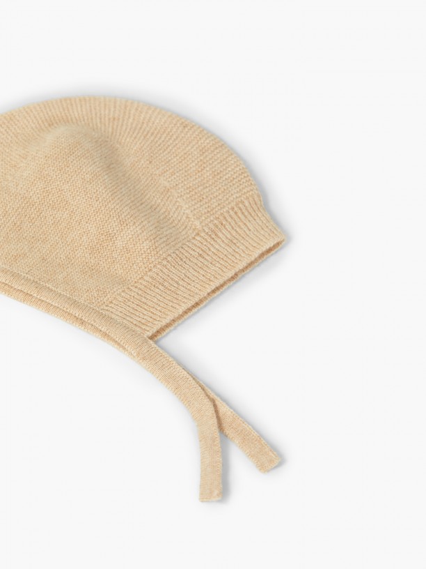 Knitted cashmere bonnet
