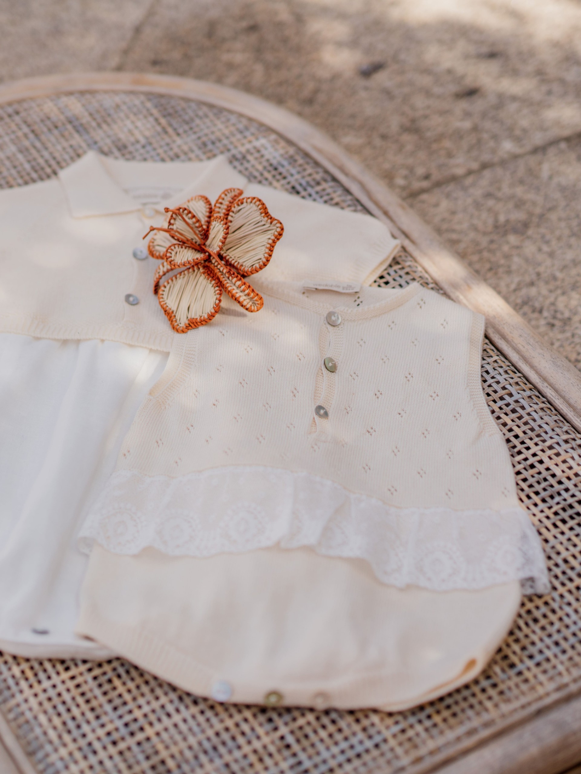 Shortie with lace