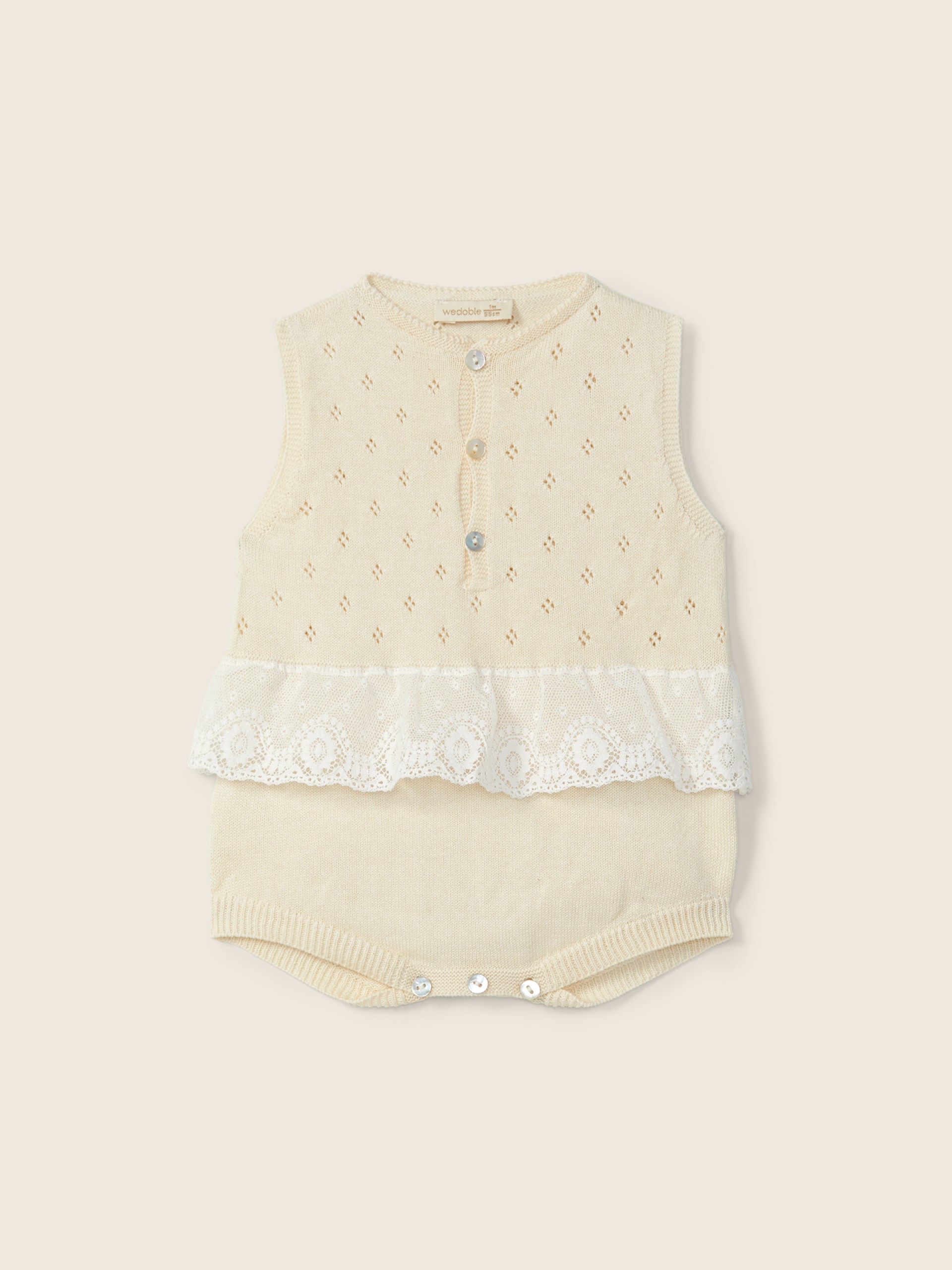 Shortie with lace