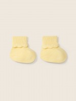 19 Soft yellow